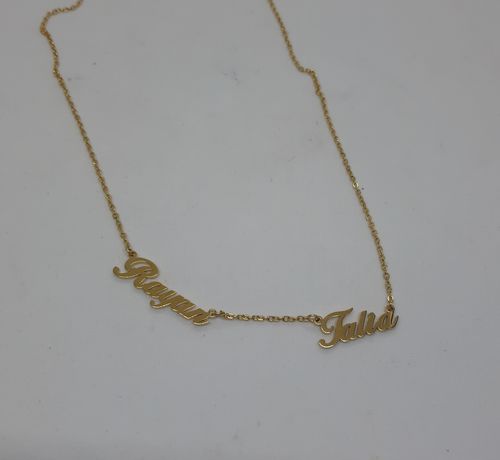 Customer photo review of Collier personnalisé 1 à 5 prénoms en acier inoxydable