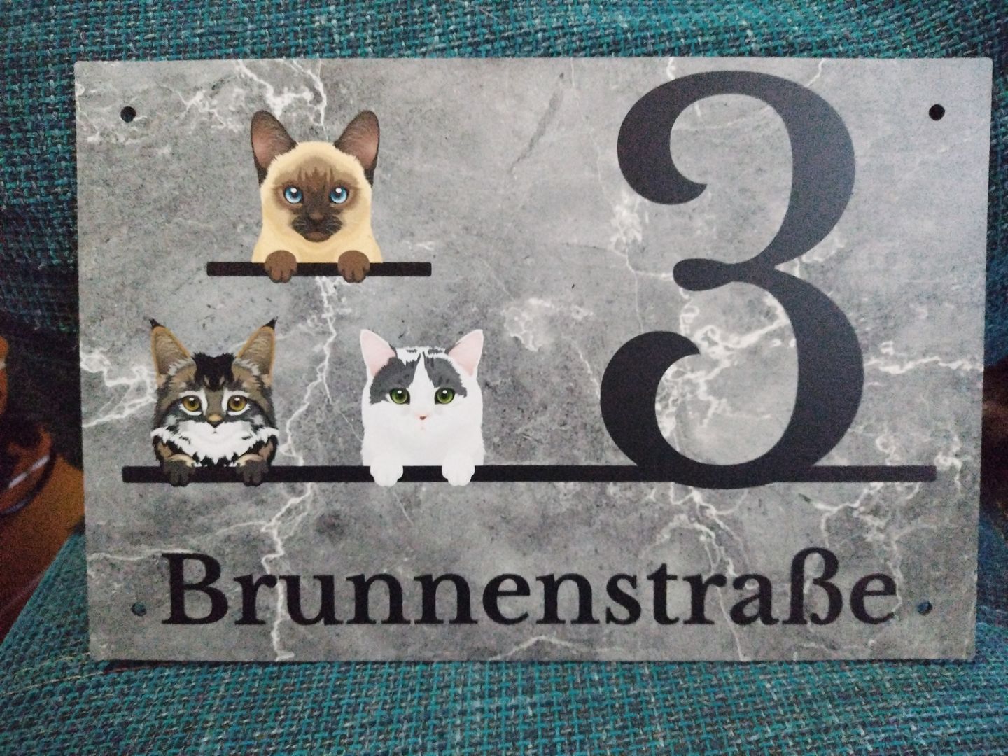 Customer photo review of Hausnummer mit Marmoroptik - Individuelles Türschild