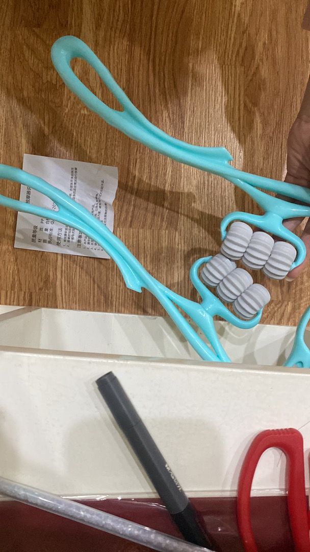 Customer photo review of Saludea Neck Massager
