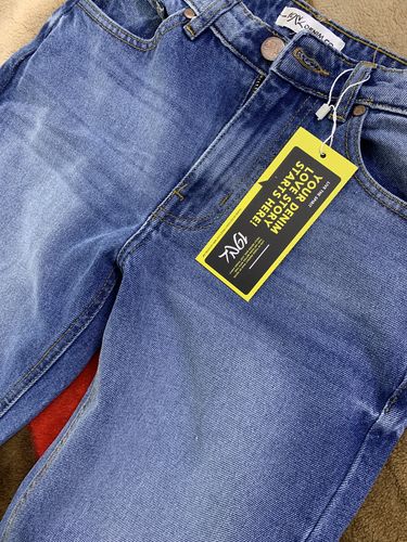 Customer photo review of Straight Fit Mom Jeans 2.0