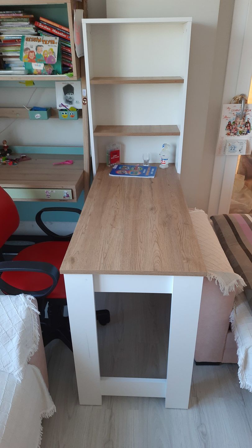 Customer photo review of Rani HA106 Raflı Çalışma Ofis Bilgisayar Masası Sepet Ceviz - Beyaz