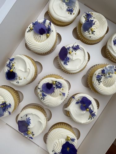 Customer photo review of BLUE LAGOON FLOWERFETTI® - Freeze Dried Edible Flower Confetti