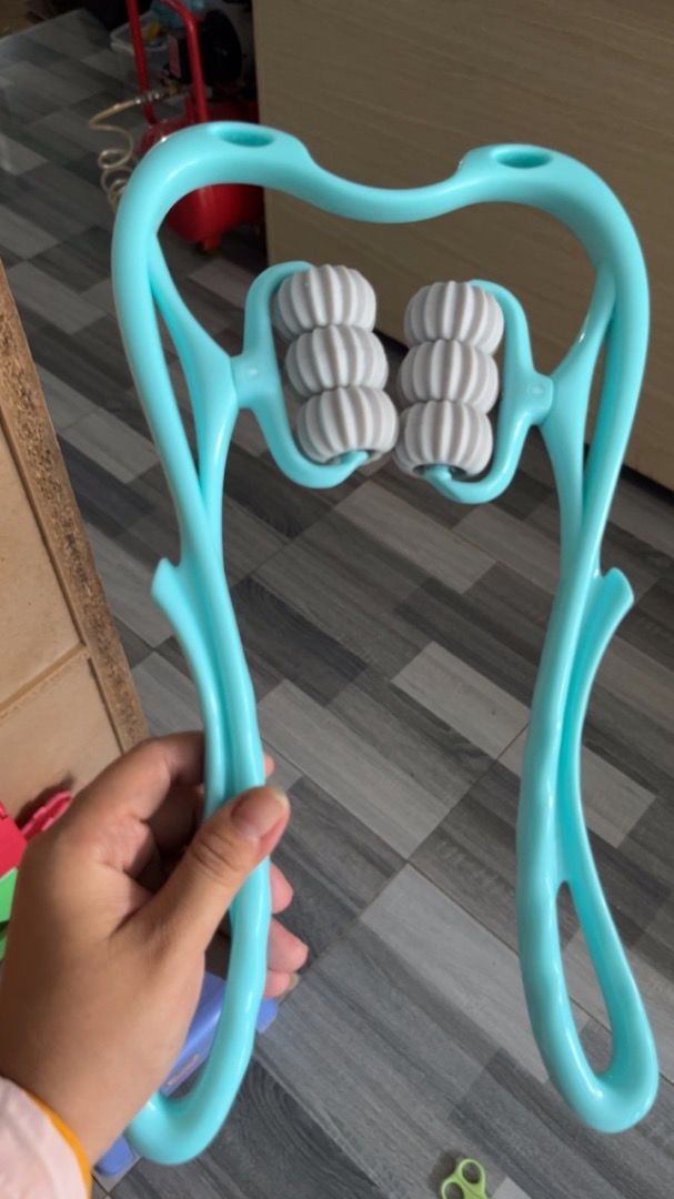 Customer photo review of Saludea Neck Massager