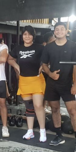 Customer photo review of Falda Short Deportiva Mujer Amarillo Liso