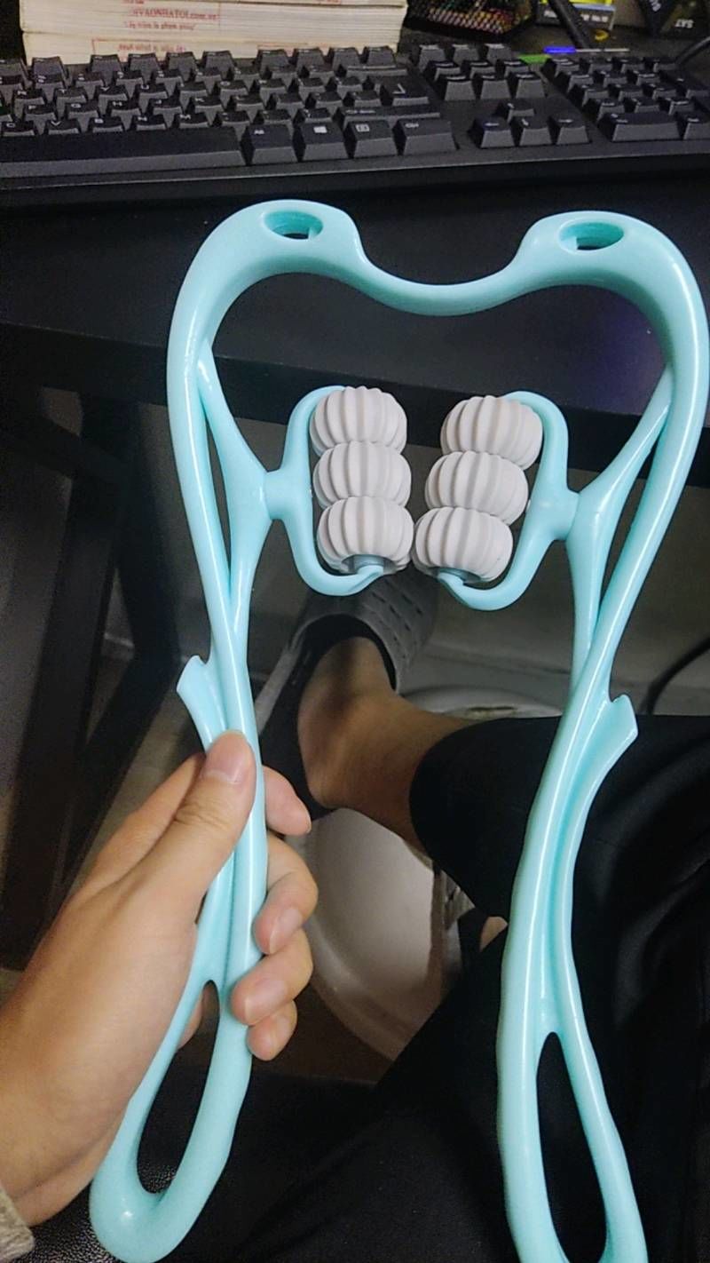 Customer photo review of Saludea Neck Massager