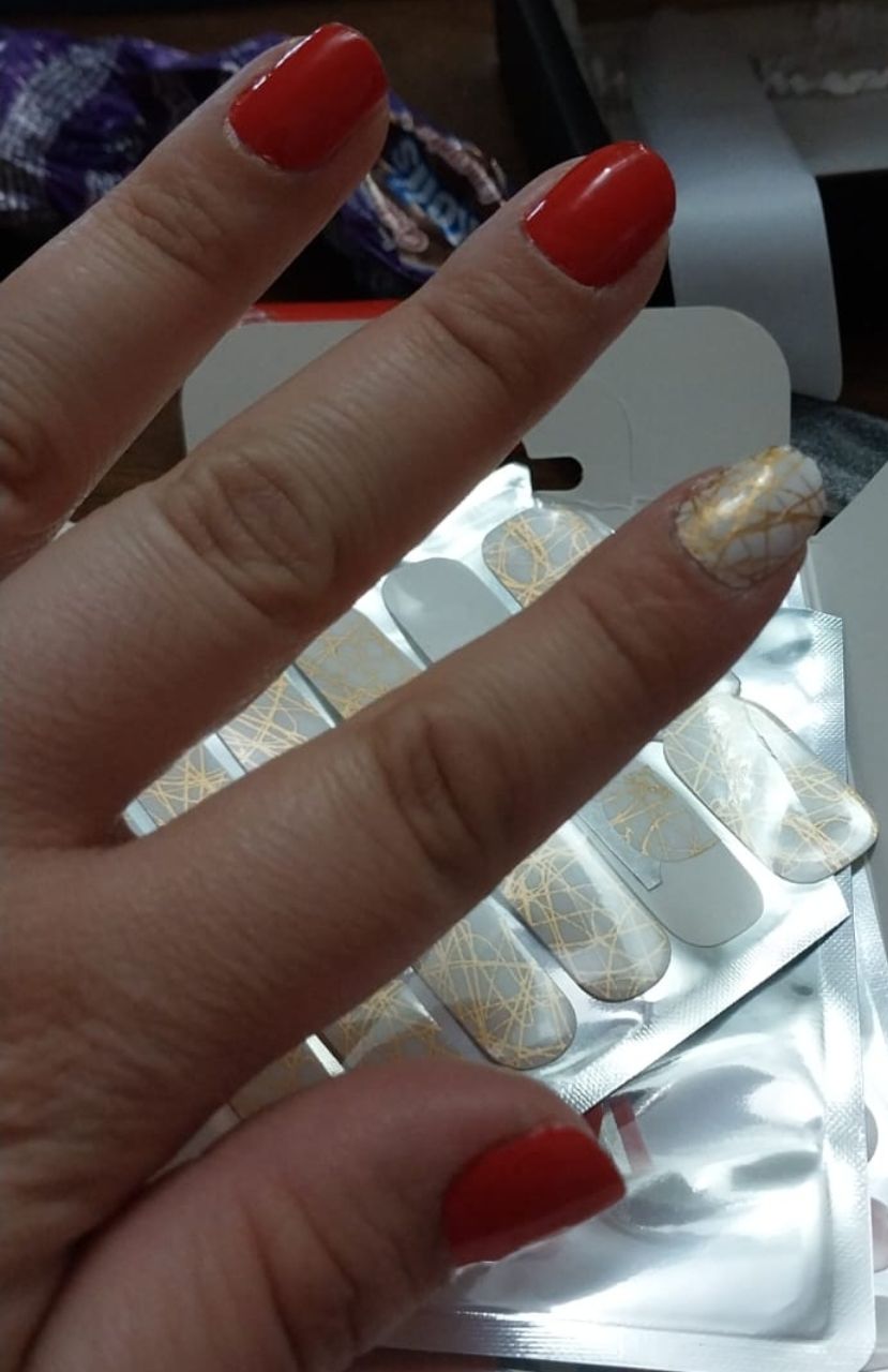 Customer photo review of Rojo Copihue