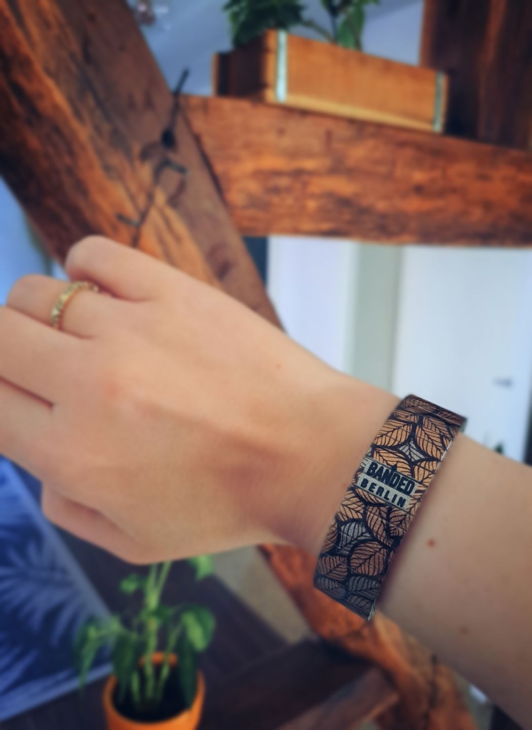 Customer photo review of Petaluma Golden Peach - Stained Glass Leaf - 18mm Metallic