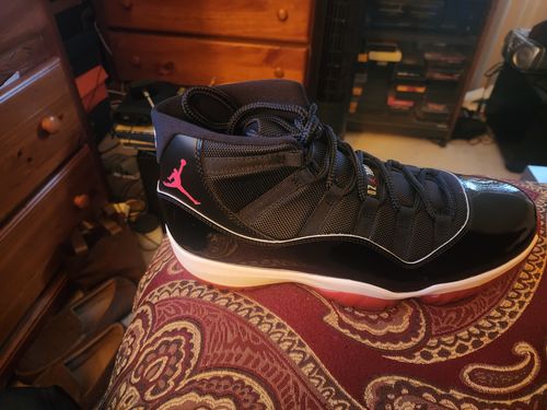 Customer photo review of Air Jordan 11 Concord 2018