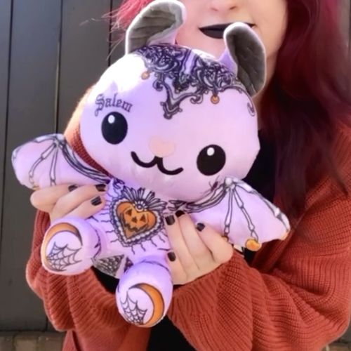 Customer photo review of Frankie the Modeling Bat