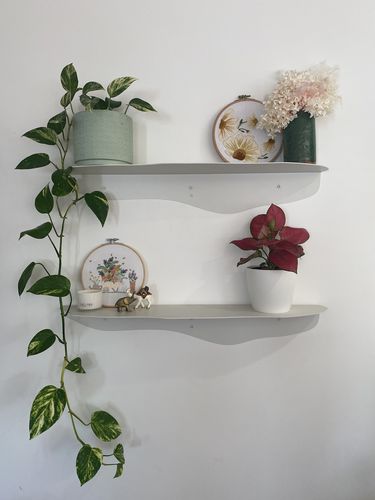 Customer photo review of FOLD Wavy Shelf 750