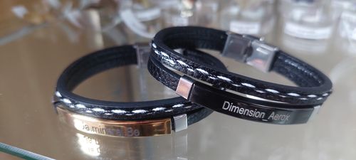 Customer photo review of Bracelet homme personnalisable en simili cuir et acier inoxydable