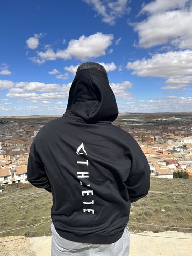 Customer photo review of Sudadera Onyx Trademark Oversized - Black Knight