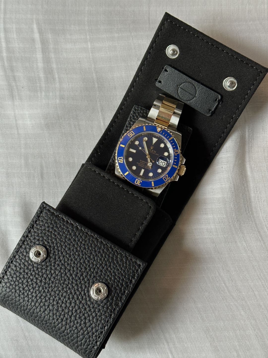 Customer photo review of Onyx Solo Watch Travel Pouch