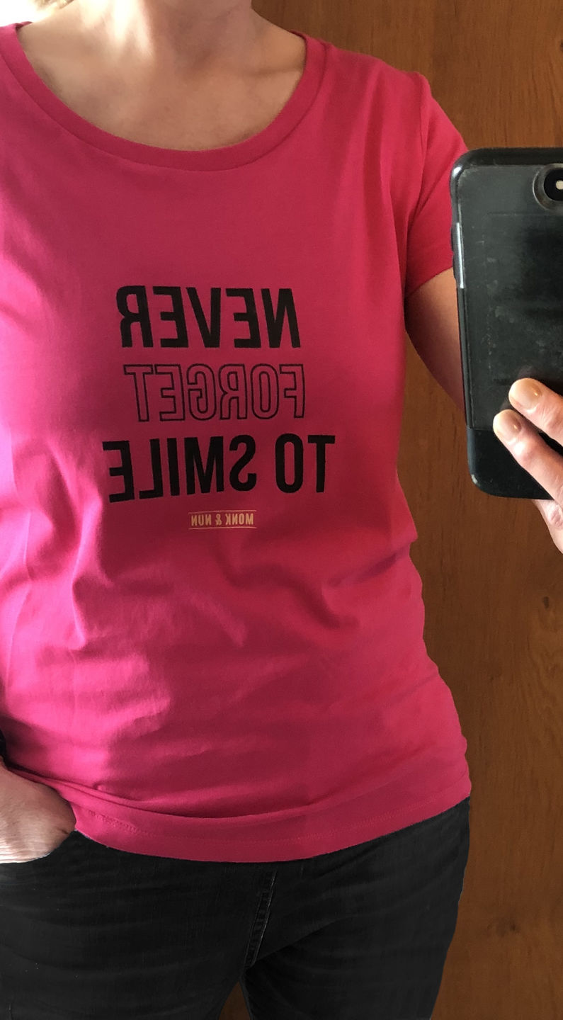 Customer photo review of Bio-Baumwolle T-Shirt Damen "NEVER FORGET TO SMILE"
