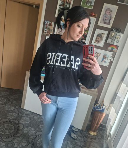 Customer photo review of Lifestyle Damen Cropped Hoodie schwarz aus Bio-Baumwolle by SAEBIS®