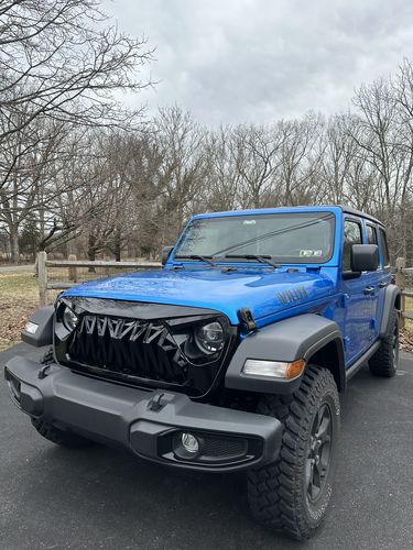 Customer photo review of Shark Grille - Glossy Black for 18-23 Jeep Wrangler JL & Gladiator JT