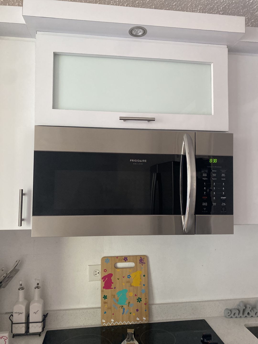Customer photo review of Frigidaire Gallery FGMV17WNVF 1.7 Cu. Ft. Over-The-Range Microwave