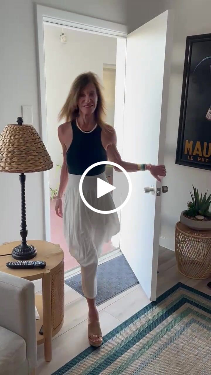 Customer video review of Kooniez Pants - Ivory