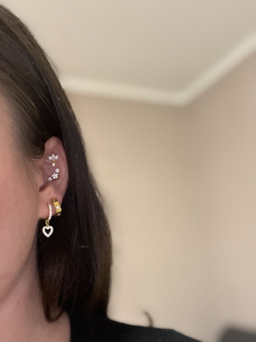 Customer photo review of Cataleya 2 Piercing | 18K vergoldet