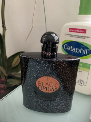 Customer photo review of Yves Saint Laurent Black Opium 90ml