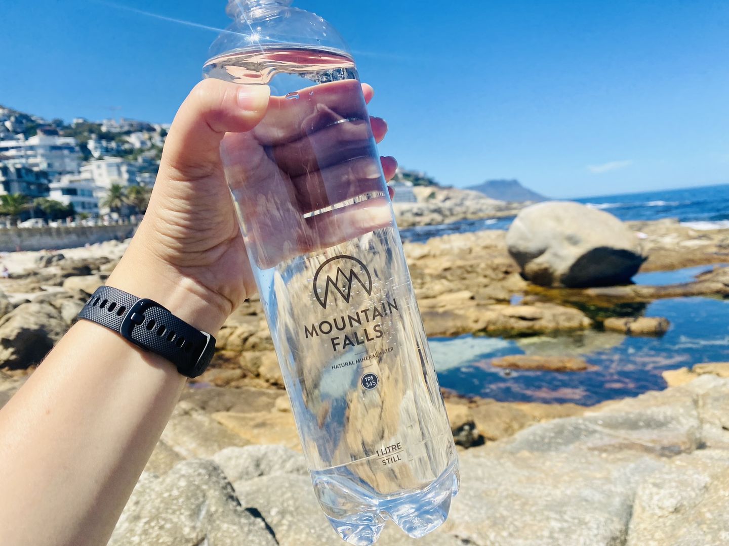 Customer photo review of 1L Still Mineral Water - ZEROPET Bottle (Pack of 12)