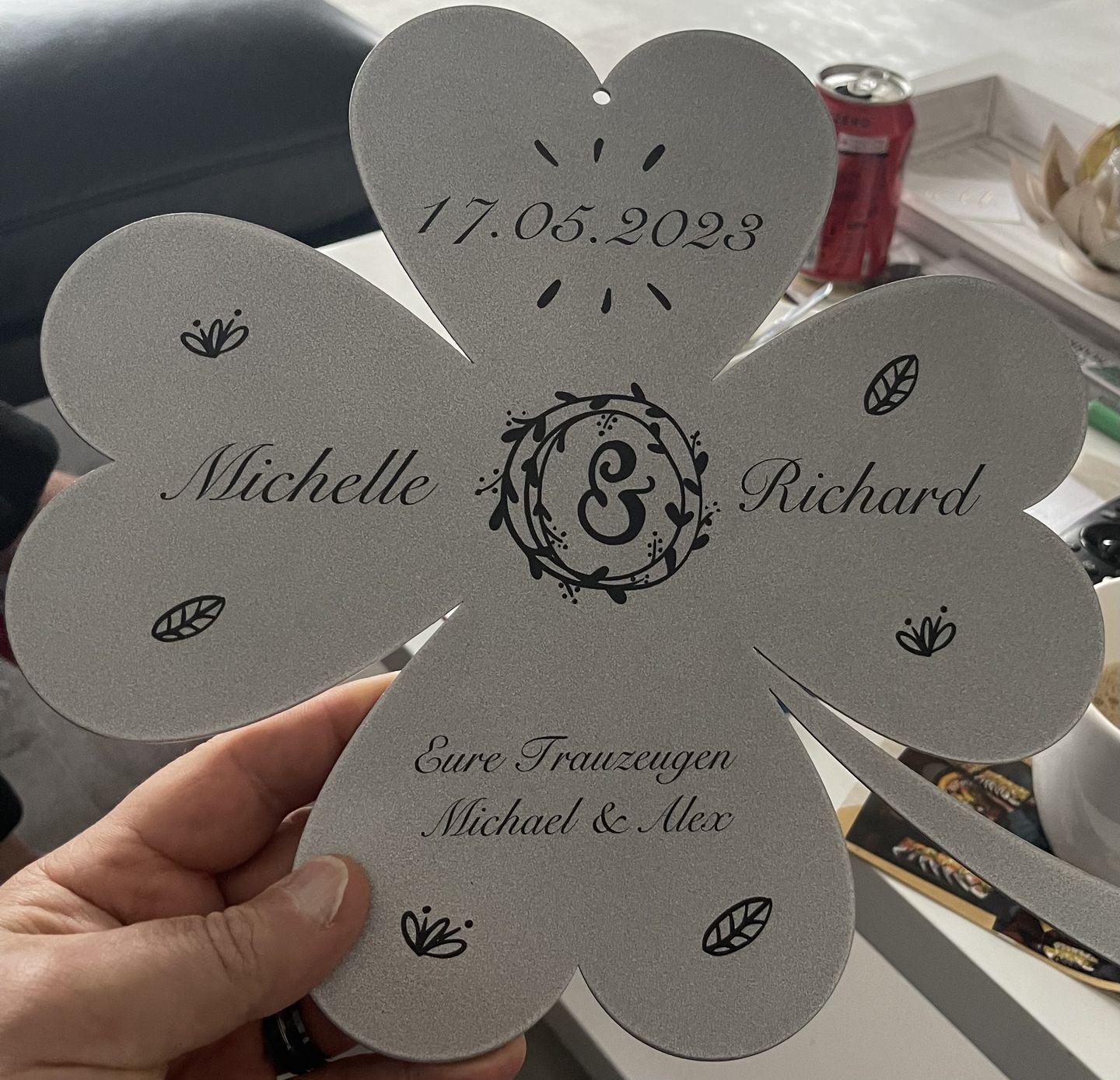 Customer photo review of Ausgefallenes Hochzeitsgeschenk: Glückskleeblatt II zur Hochzeit - personalisierbar