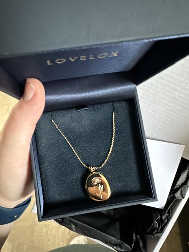 Customer photo review of Birth Flower Personalised Locket - Gold