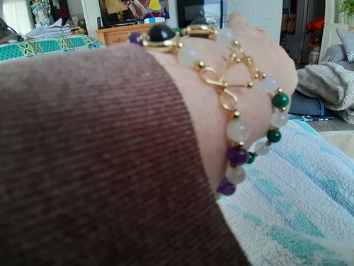 Customer photo review of Bracelet Anti-Douleurs en Malachite et Pierre de Lune | Or fin
