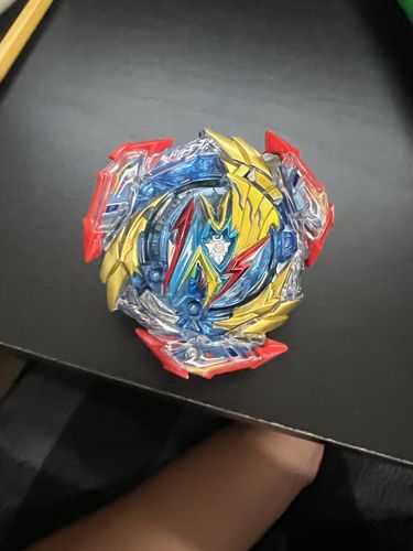 Customer photo review of Takra Tomy  Ultimate Valkyrie Variable'-9 Burst DB Beyblade B-193