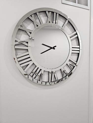 Customer photo review of 32" Luxury Real Mirrored Clock