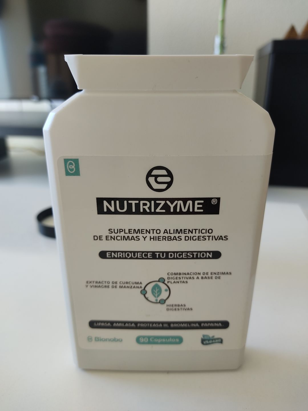 Customer photo review of NUTRIZYME® | Enzimas digestivas y Plantas | 90 Caps. | Papaína, Lipasa, Amilasa, Bromelina, Proteasa, Curcumina, Bromelina ++