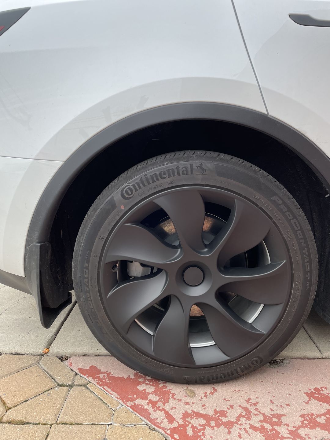 Customer photo review of TESPLUS 19'' Induction Style Wheel Cover for Model Y