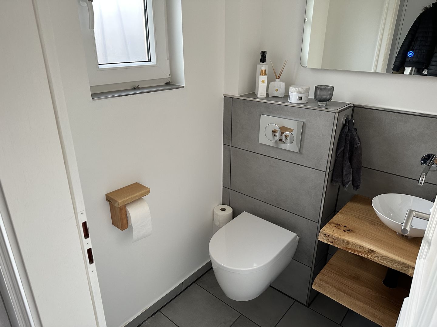 Customer photo review of Toilettenpapierhalter CULTUS aus Holz