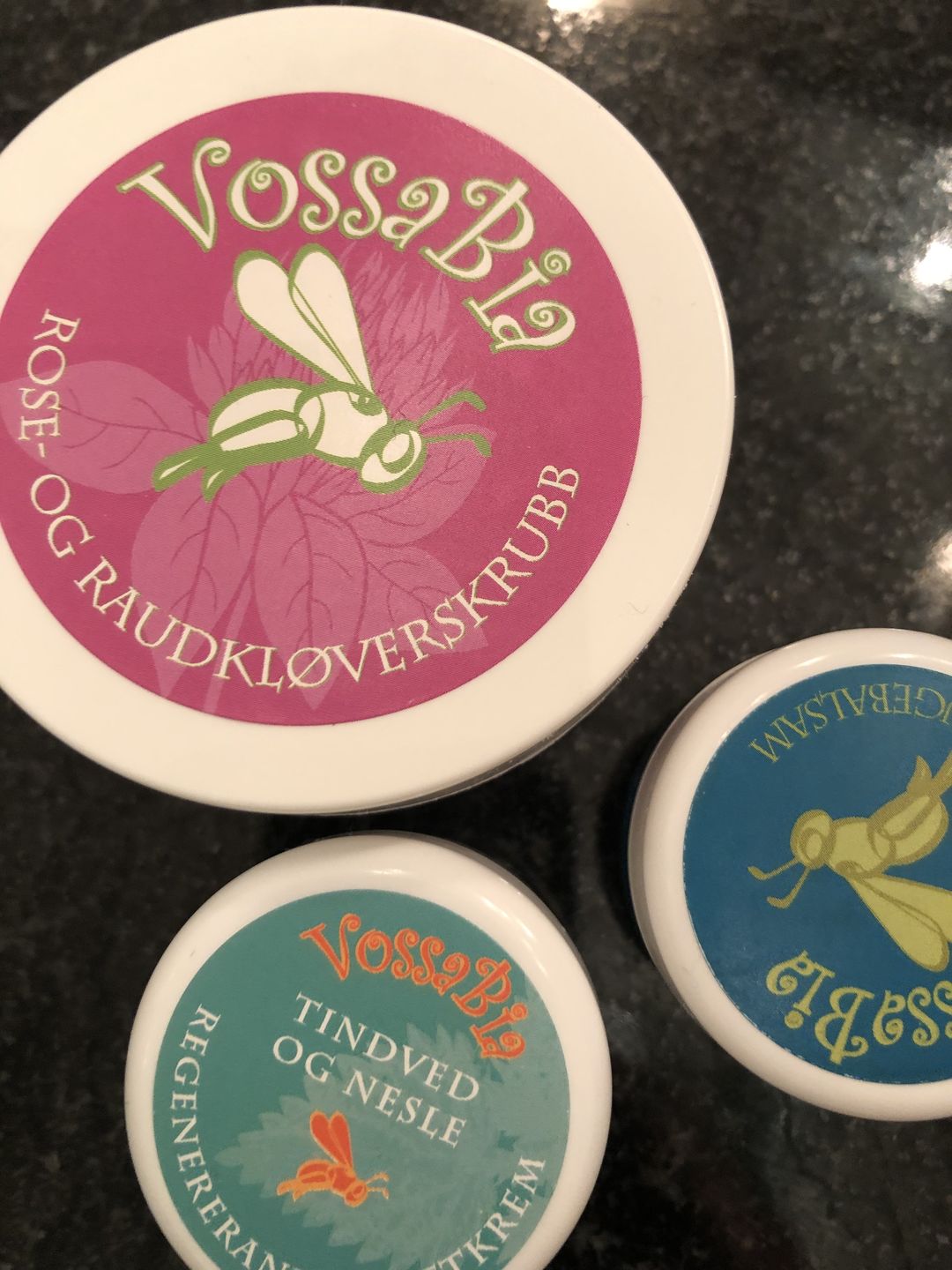 Kundenfoto-Rezension zum Gesichtspeeling mit Rosen- und Rotklee-Extrakt