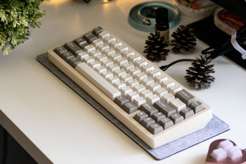 Customer photo review of KEEBMAT™ Premium Felt Edition (incl. Free Coaster!)