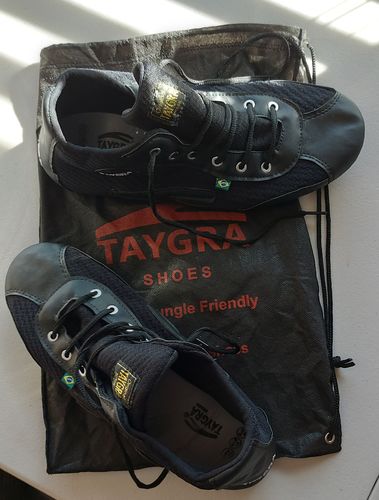 Customer photo review of Mid-Top Dança Sneakers - Black