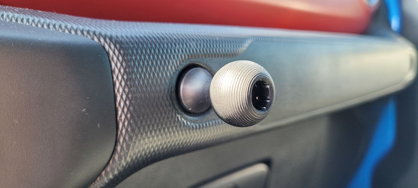 Customer photo review of JL/JLU Grab Bar Ball Mount
