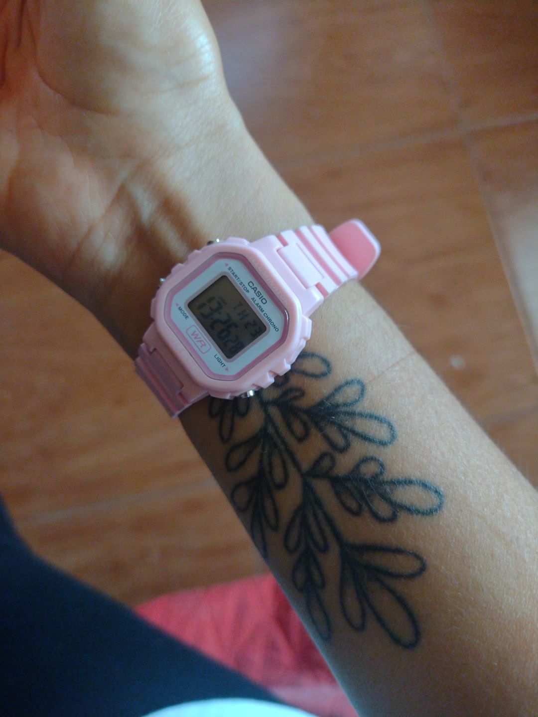 Customer photo review of Reloj Casio Vintage LA-20WH-4A1DF Rosado