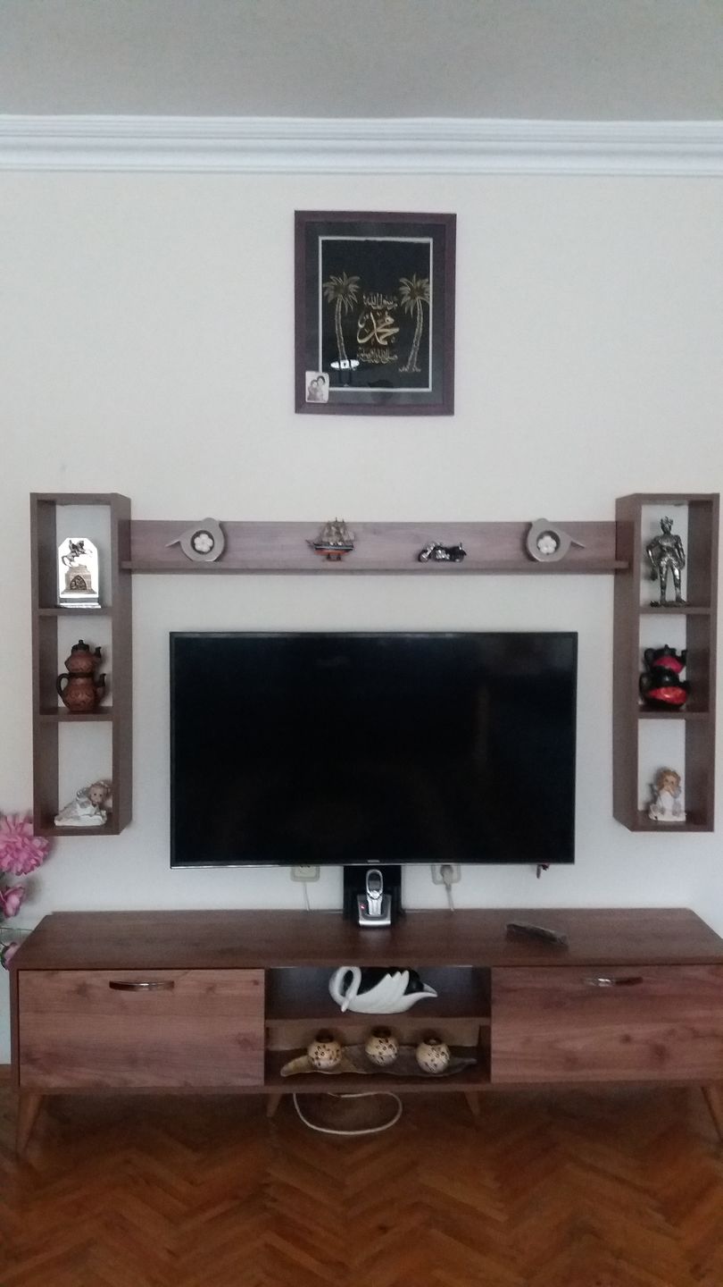 Customer photo review of Rani A9 Duvar Raflı Tv Ünitesi Kitaplıklı Tv Sehpası Duvara Monte Raflı Modern Ayaklı 180 cm Minyatür Ceviz M5