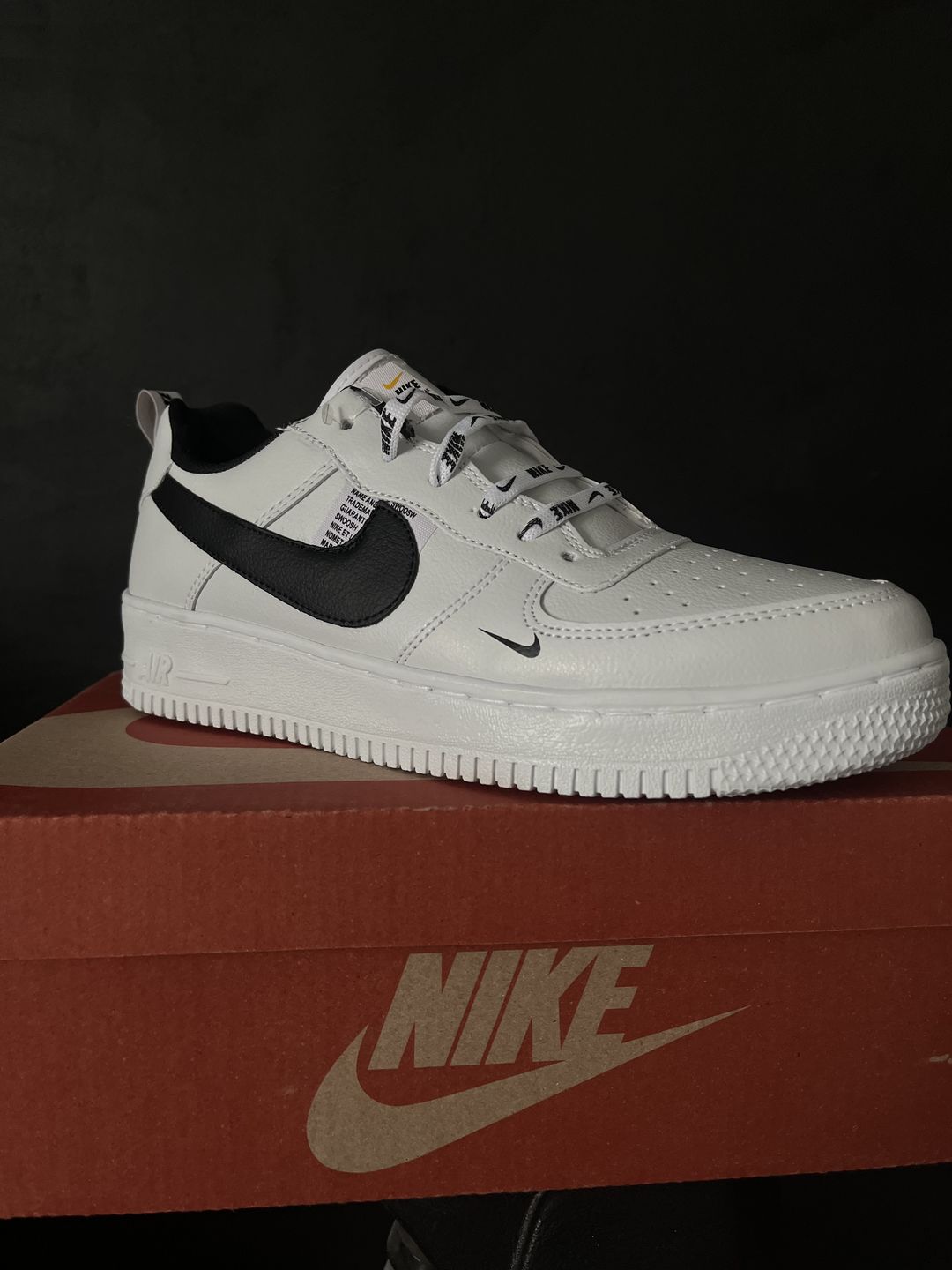 Customer photo review of Tenis 275 Blanco Negro