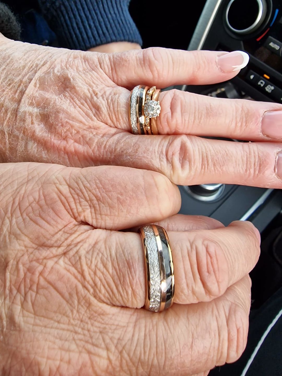 Customer photo review of The Rosie Black 6mm Wonder Ring