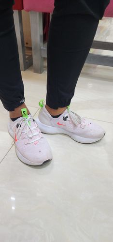 Customer photo review of Nike Women's Escape Run Flyknit Running Shoes