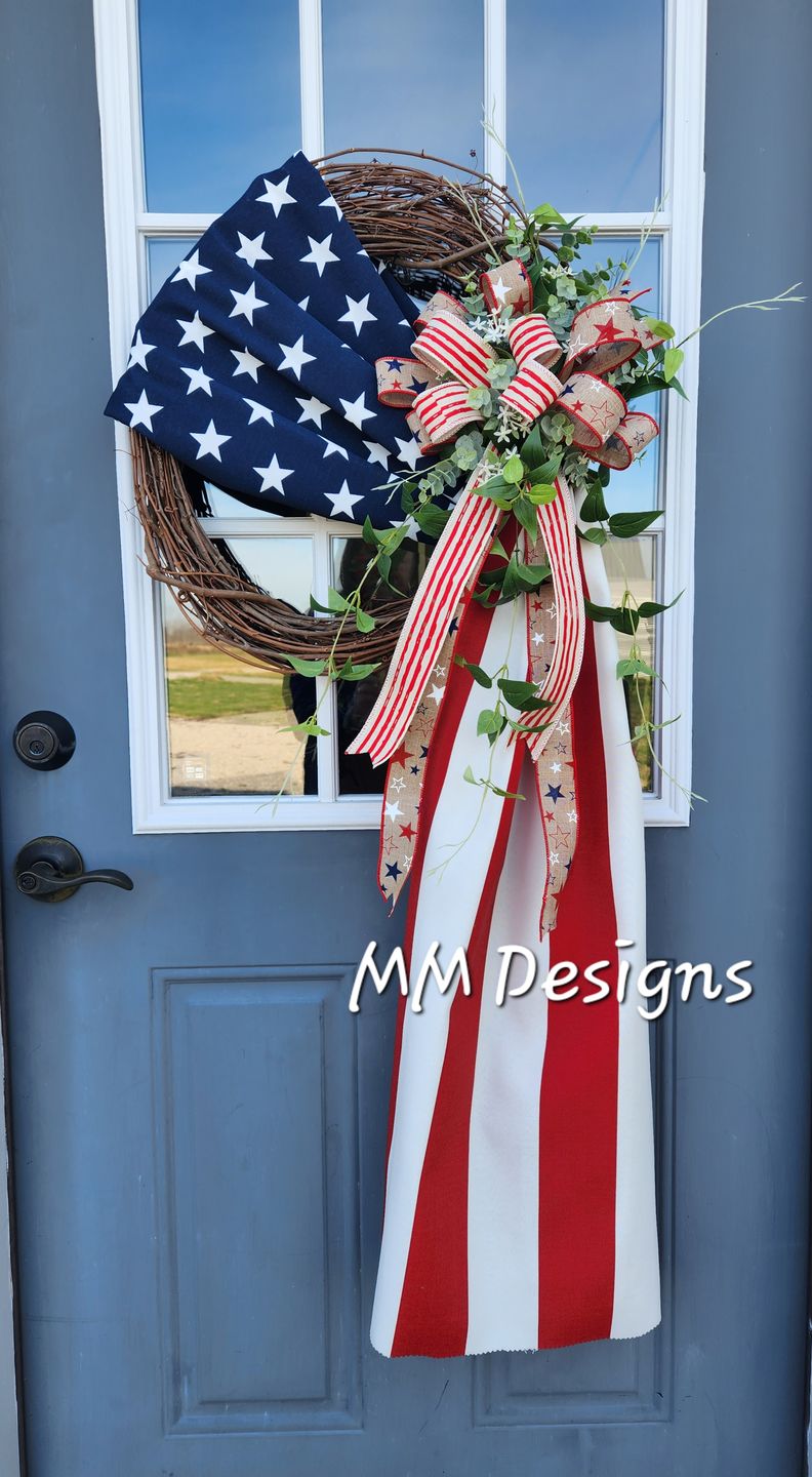 Customer photo review of 18" Round Grapevine Wreath - DECOE-038