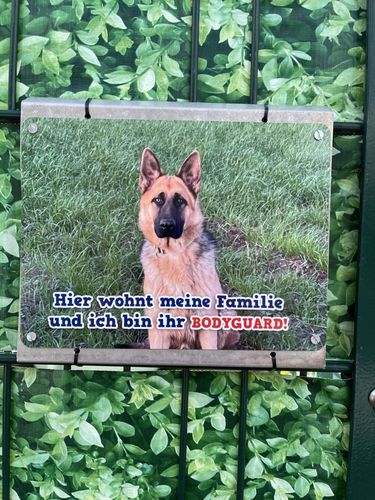 Customer photo review of Hunde-Türschild mit Foto & Wunschtext