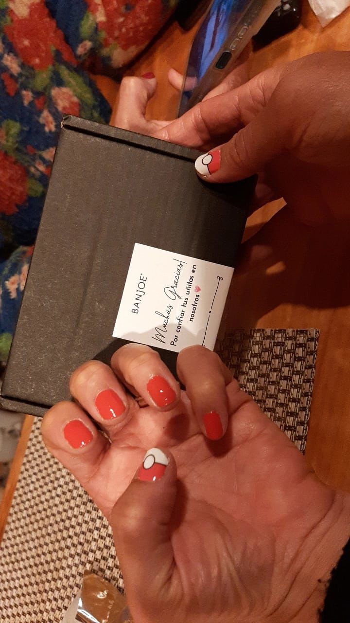 Customer photo review of Rojo Copihue