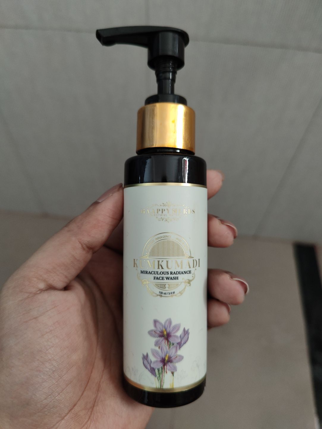Customer photo review of Kumkumadi Miraculous Radiance Face Wash (New Arrival)