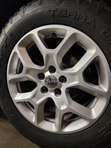 Customer photo review of Lug Nuts 12x1.5 20pcs+1keys Black 6 Spline Bulge Acorn Seat Wheel Accessories