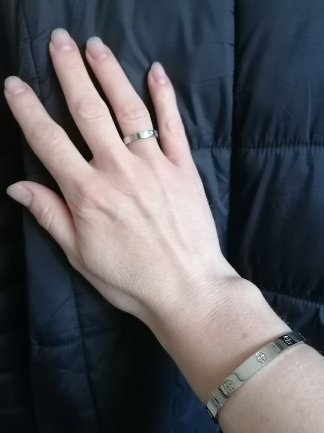 Customer photo review of Crossed Arianna Ring | 18K vergoldet