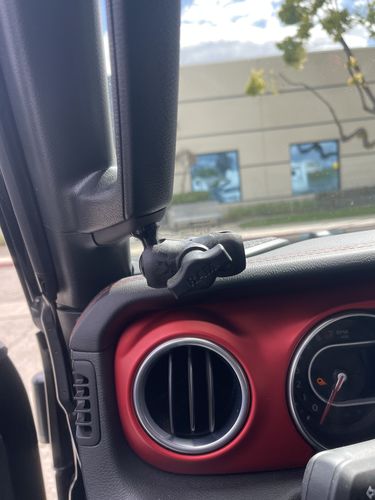 Customer photo review of Gladiator JT A-Pillar Ball Mount Solution
