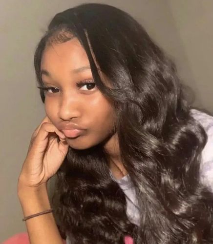 Customer photo review of Luvwin 13x6 Luxury HD Invisible Lace Loose Wavy Side Part Hairline Wig